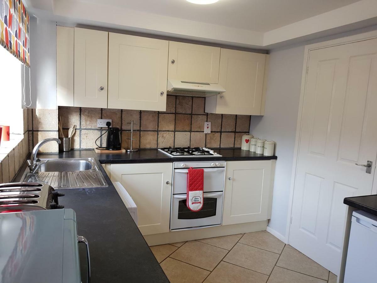 Penllech House - Huku Kwetu Notts - 3 Bedroom Spacious Lovely And Cosy With A Free Parking- Affordable And Suitable To Group Business Travellers Nottingham Exterior photo
